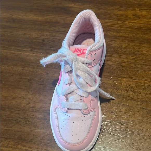 Girls Nike Triple Pink Dunks - Picture 3 of 7